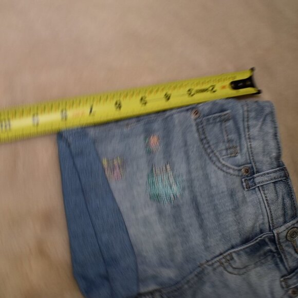 2 Pairs of Girls Denim Cut Off Shorts Size 4/5 - Picture 5 of 11